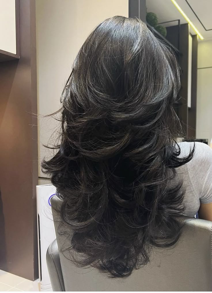 20 Gorgeous Long Wolfcut Hair Looks That Will Leave Everyone Speechless! - Sun-Kissed Layers