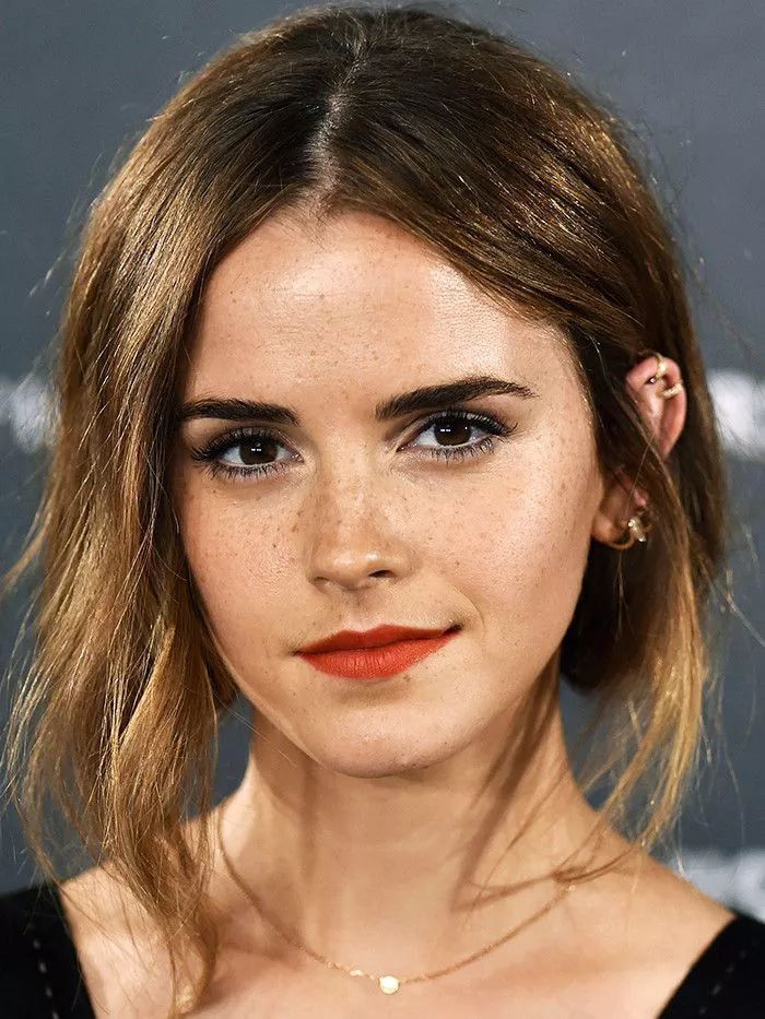 12 Hair Inspirations from Emma Watson That Every Fashionista Should Try (#9 Is Stunning!) - 2. Sleek Ponytail
